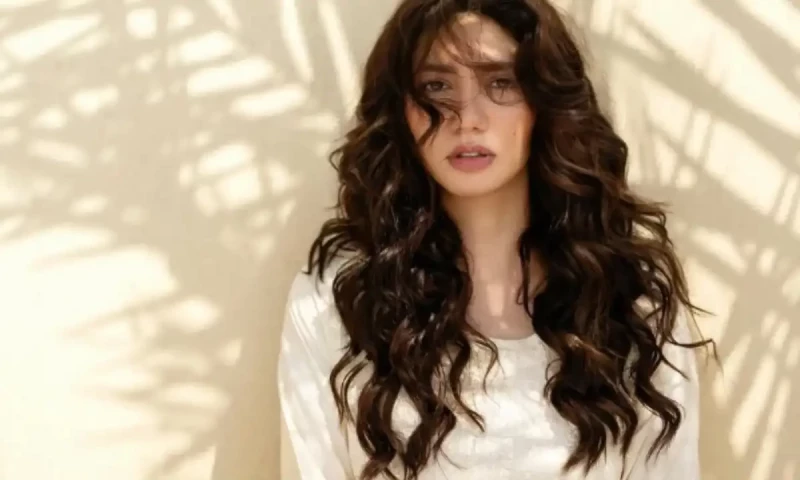 Mahira Khan discusses emotional impact of viral photos with Ranbir Kapoor