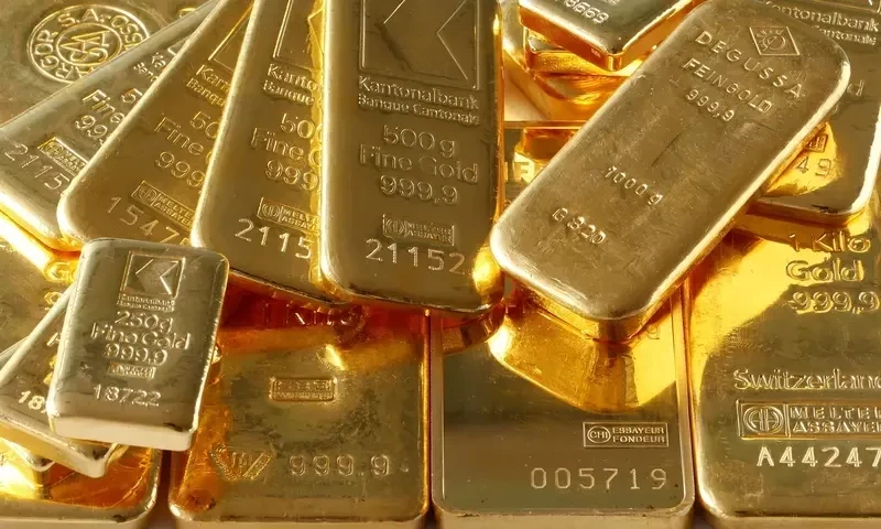 Gold prices sharply decline in Pakistan
