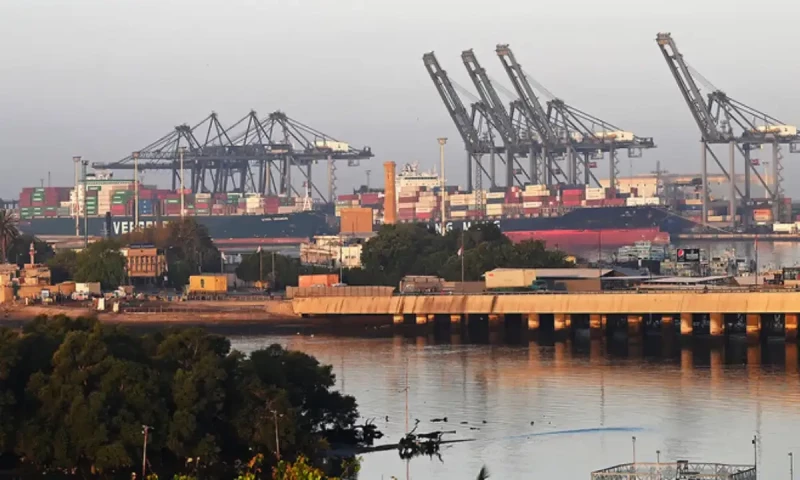 Importers call on FBR to address port clearance backlog