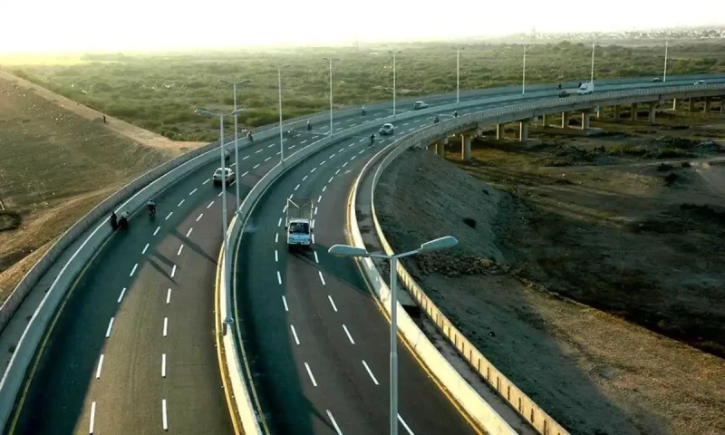 Sindh chief minister sets deadline for Malir expressway completion