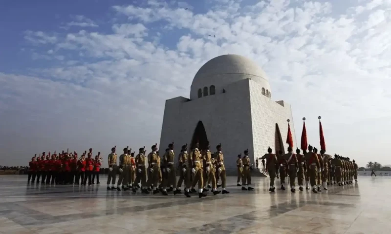 Armed forces pay tribute to Quaid-e-Azam on birth anniversary