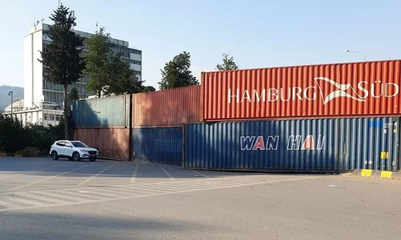 Major traffic disruptions in Karachi due to Majlis Wahdat-e-Muslimeen protests