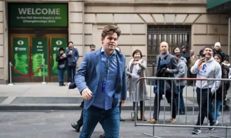 Magnus Carlsen withdraws from World Rapid, Blitz Championships over dress code dispute