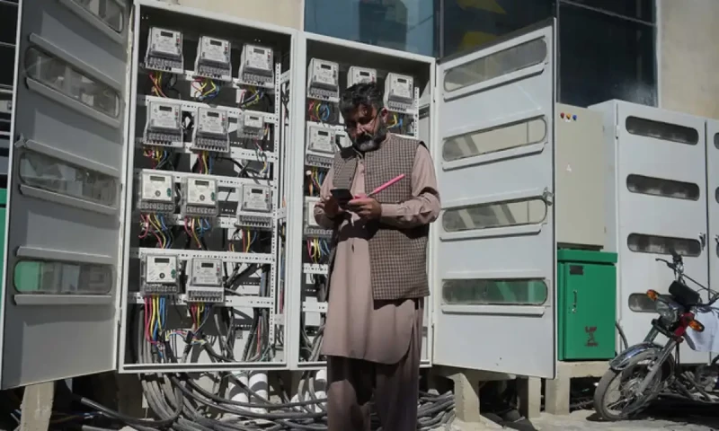 PM Shehbaz calls for completion of smart metres&rsquo; installation &lsquo;as soon as possible&rsquo;