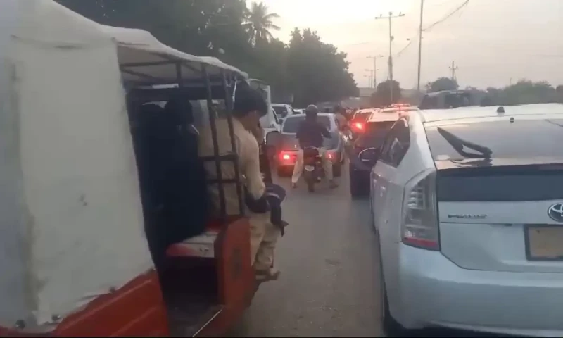 Traffic update for Tuesday in Karachi amid protest, police crackdown