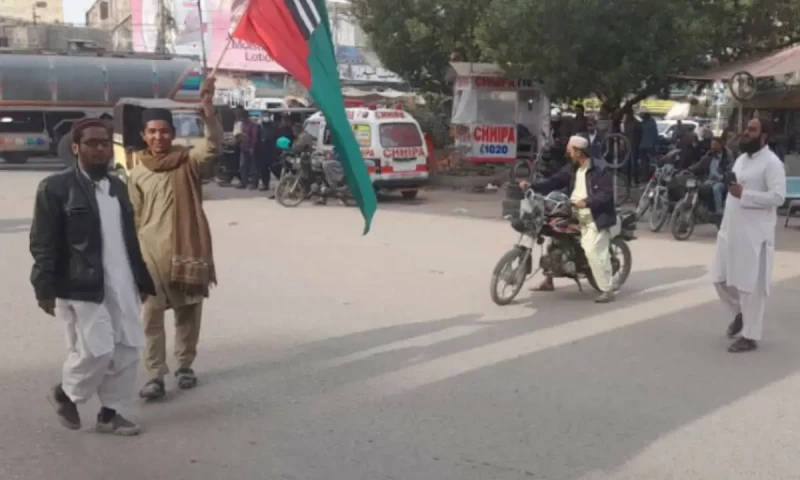 More roads blocked in Karachi as Ahl-e-Sunnat wal Jamaat stages sit-ins
