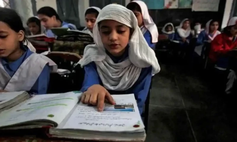 AJK extends winter vacations amid severe cold weather