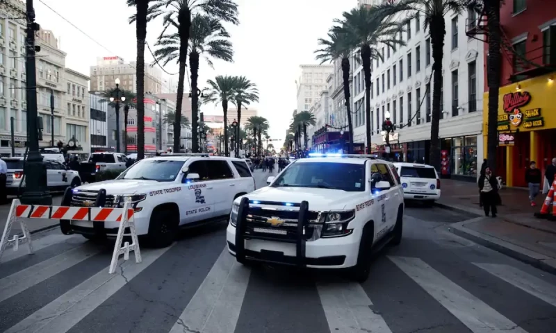 Driver displaying Daesh flag plows into crowd in New Orleans