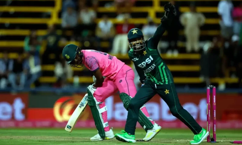 South Africa hand Test debut to teenager Maphaka v Pakistan