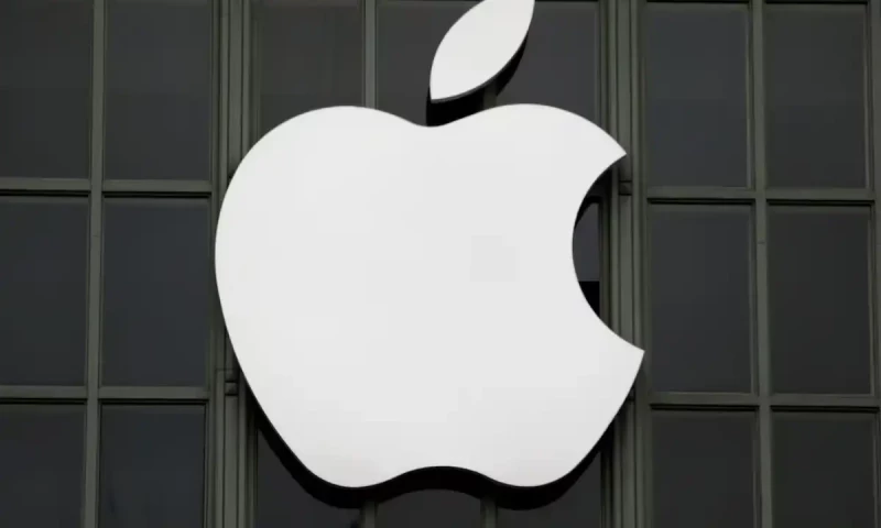 Apple agrees to $95m deal to settle Siri eavesdropping suit