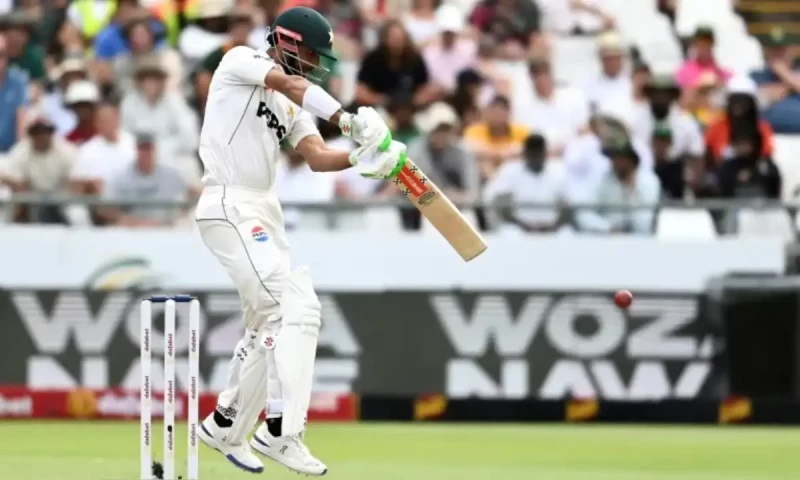 Captain Masood leads Pakistan fightback in second Test