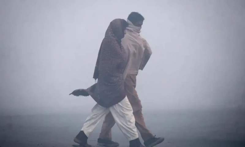 Temperatures plummet in Karachi as cold wave continues