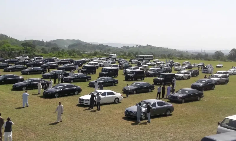 Japan urges Pakistan to lift auto import restrictions