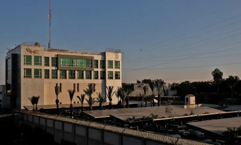 KE removes over 301 illegal connections weighing 480kg in Karachi&rsquo;s Baldia
