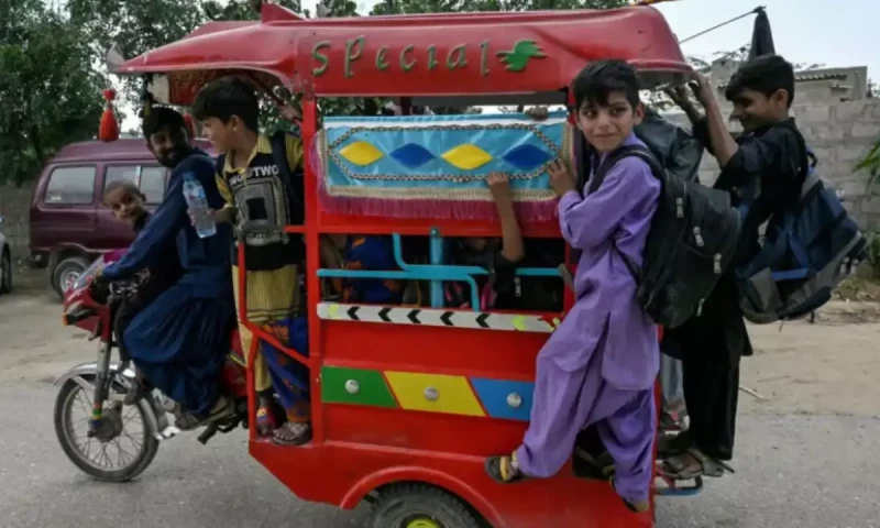 &lsquo;Education apartheid&rsquo;: schooling in crisis in Pakistan