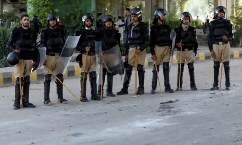 Sindh requests federal govt to issue intl red warrants for Lyari gang war&rsquo;s Wasiullah Lakho