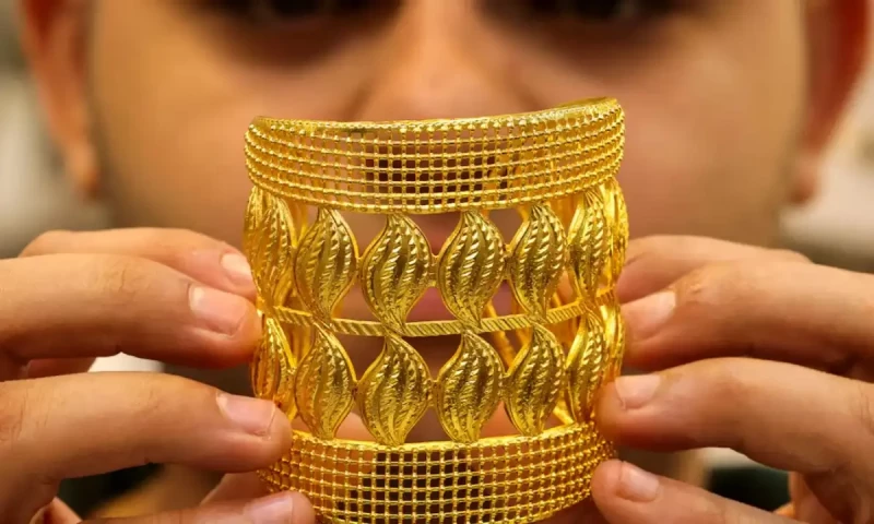 Gold prices surge in Pakistan