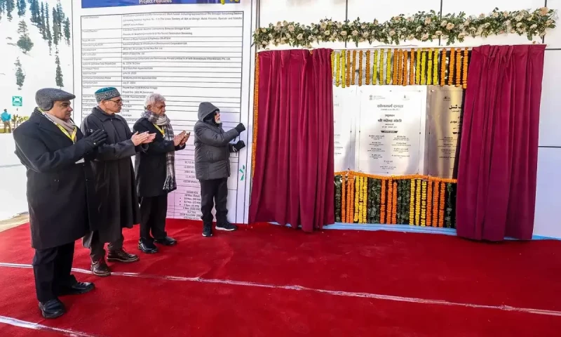 Indian PM opens strategic tunnel to China border zones