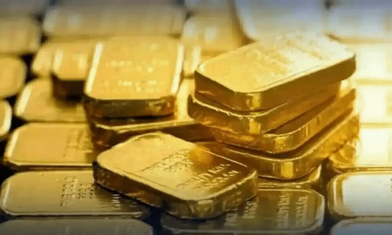 Gold prices fall sharply in Pakistan