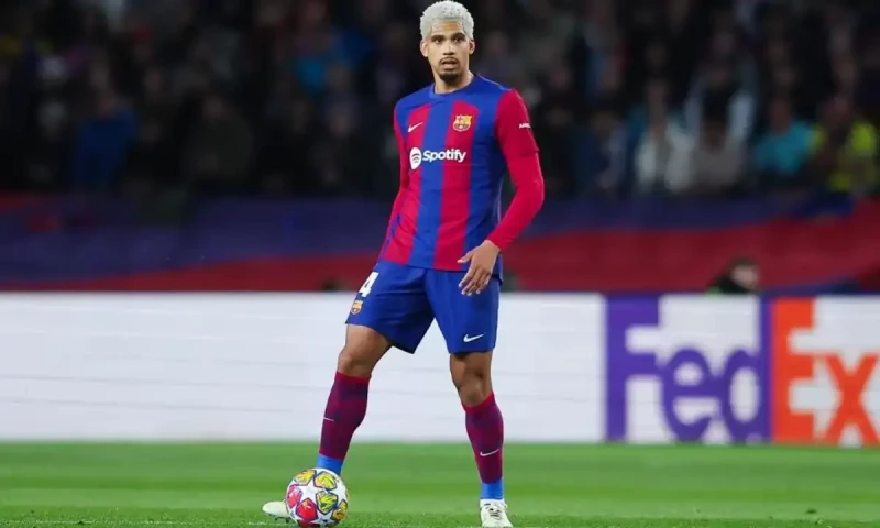 Speculation ends, Ronald Ara&uacute;jo to stay at Barcelona