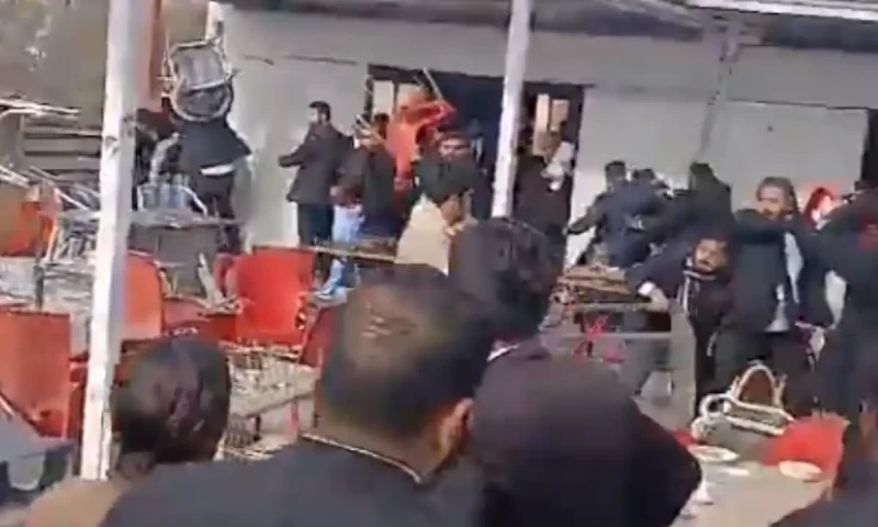 Lawyers engage in violent clashes at Islamabad District Court