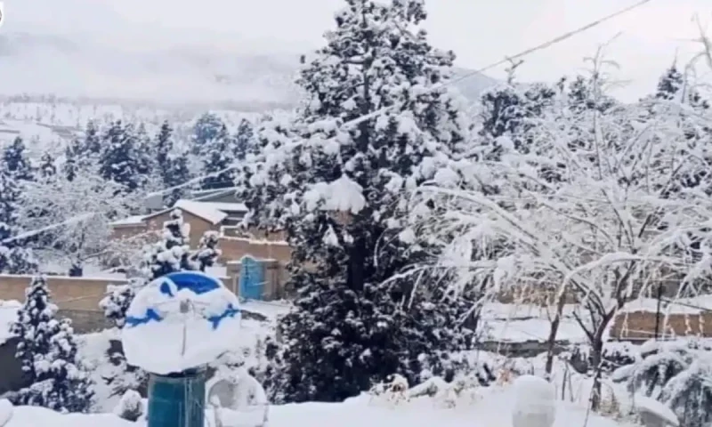 Blizzard ravages Balochistan, snowfall in northern areas