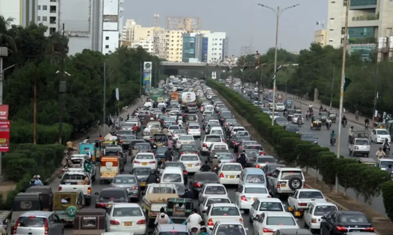 Truck overturns on Karachi&rsquo;s Drigh Road, causing traffic chaos