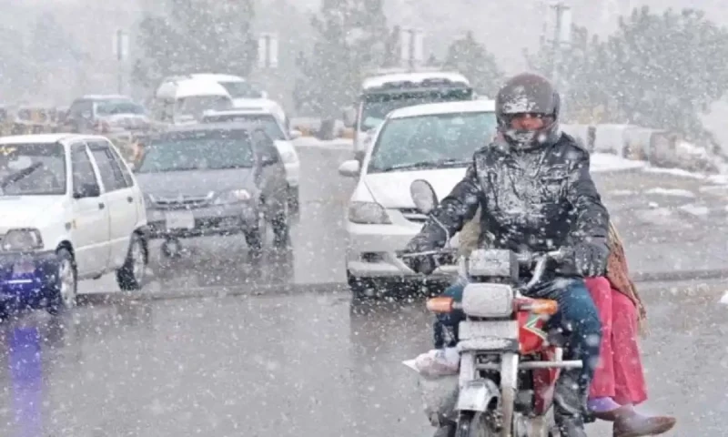 PMD forecasts cold, dry weather across Pakistan with rain and snow in northern regions
