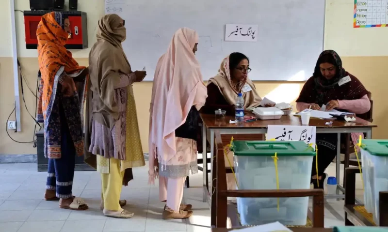 How many people will decide Pakistan&rsquo;s future as ECP announces number of voters?