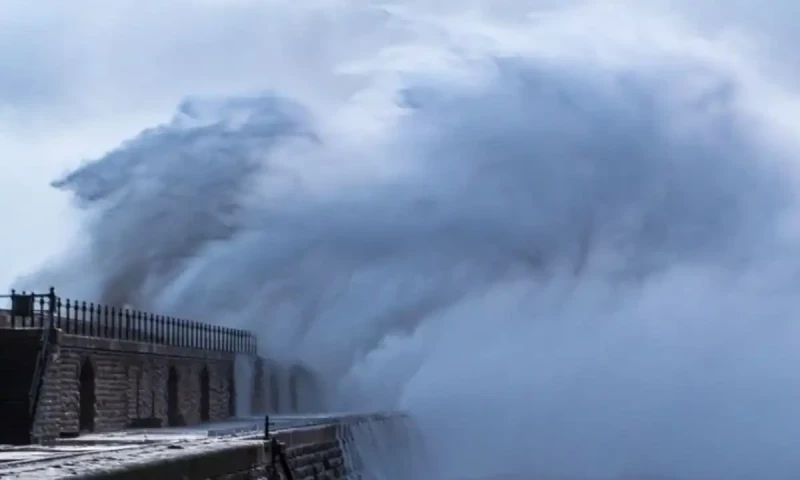 Storm &Eacute;owyn prompts warnings across UK and Ireland