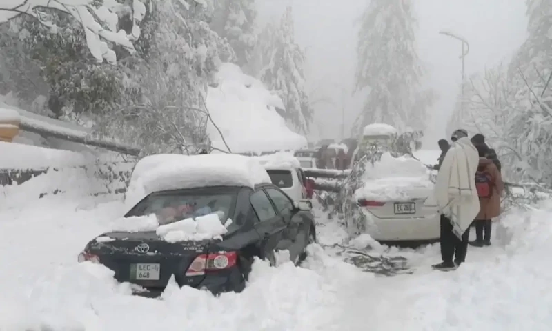 Snowfall in Khyber Pakhtunkhwa&rsquo;s Shogran ends dry spell