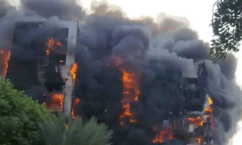 Major blaze erupts at Sudan&rsquo;s largest oil refinery amid ongoing conflict