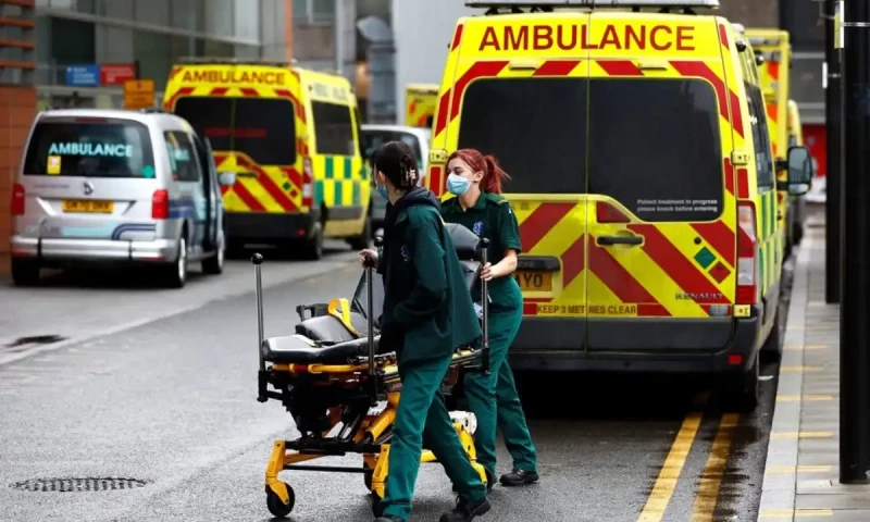 UAE delivers 25 ambulances, medical supplies to Angola