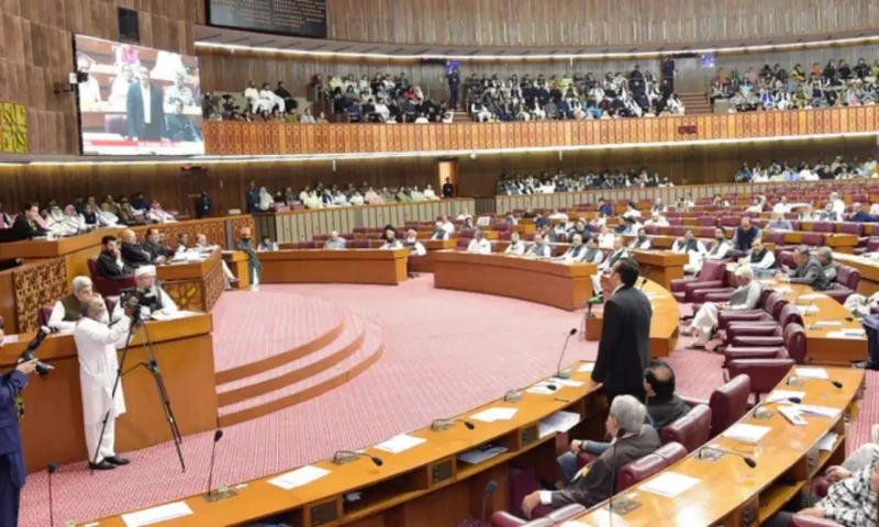 Equalising parliamentarians&rsquo; salaries, benefits with federal secretary proposed: sources