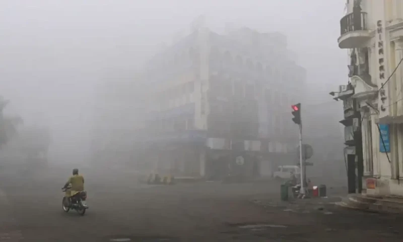 Karachi experiences chilly weather, with more winds expected