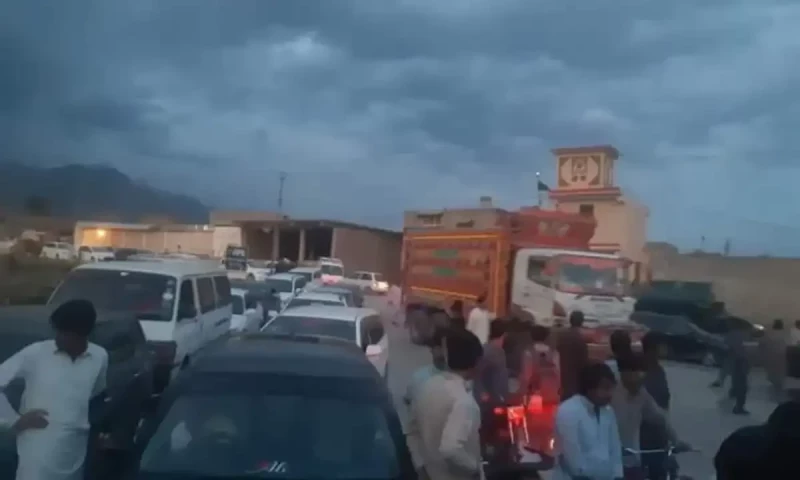 Shortages continue in Kurram due to road blockages