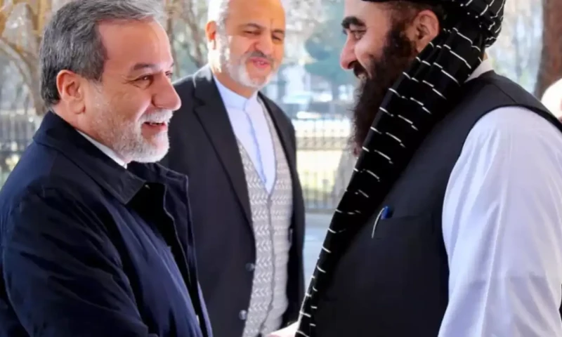 Iran, Afghanistan call for more ties in high-level Kabul talks