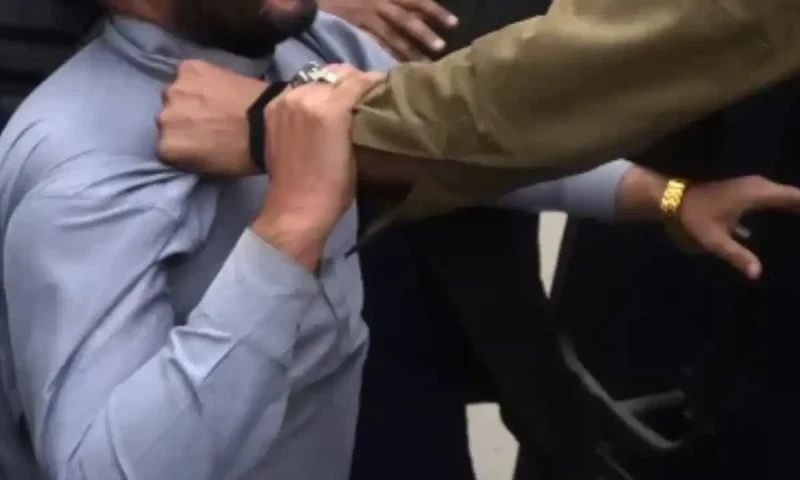 Son arrested for plotting to scam father