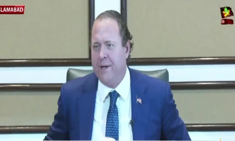 US billionaire says Pakistan visit is for &lsquo;business&rsquo; not talks