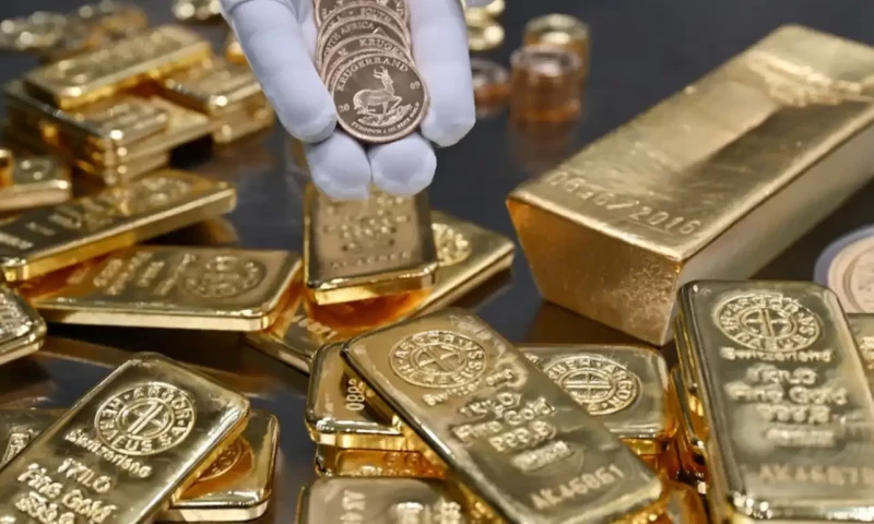 Gold prices reach new all-time high in Pakistan amid rising international rates