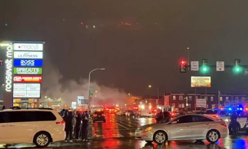 Toll rises to 7 dead, 19 hurt in Philadelphia plane crash
