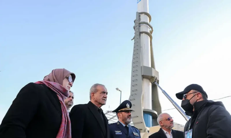 Iran unveils new ballistic missile in show of force