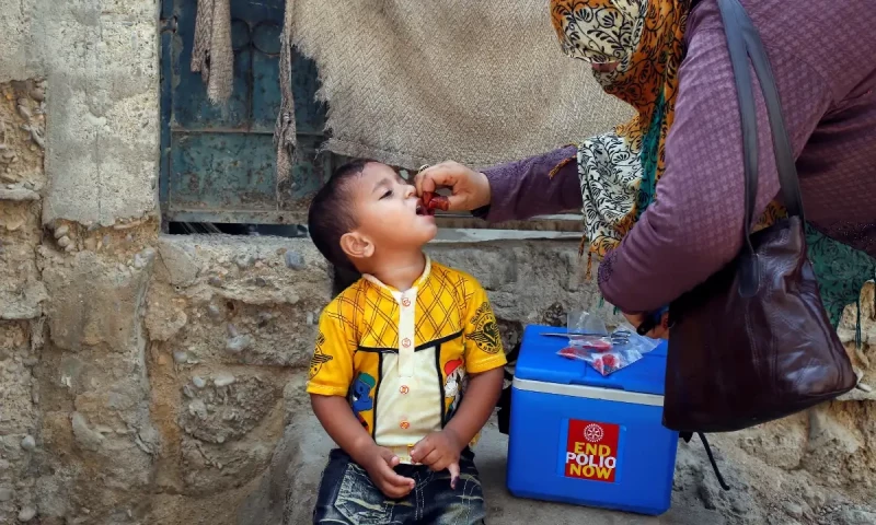 Policeman martyred in attack on anti-polio team in KP