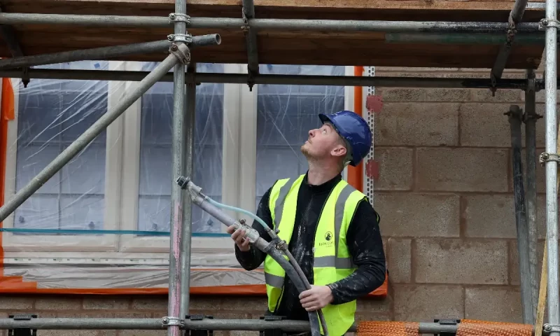 State Bank of Pakistan launches loan program for overseas employment