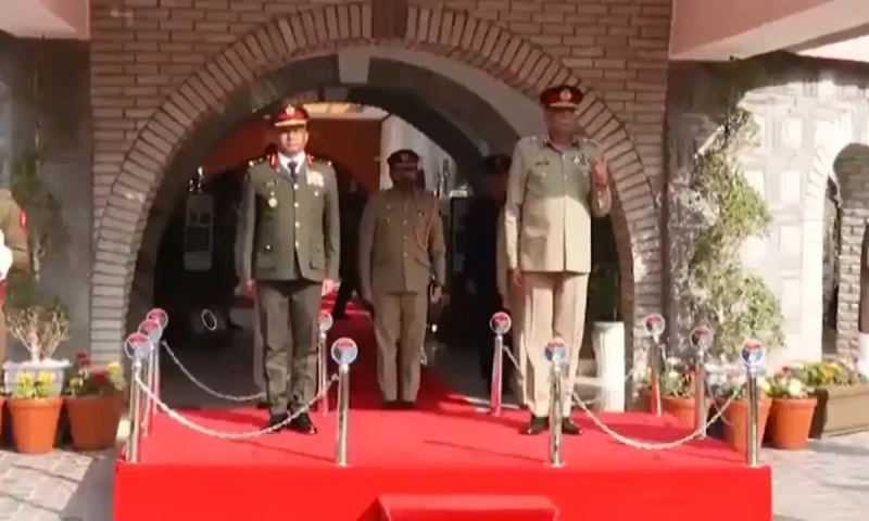 Pakistan, Maldives strengthen defense ties