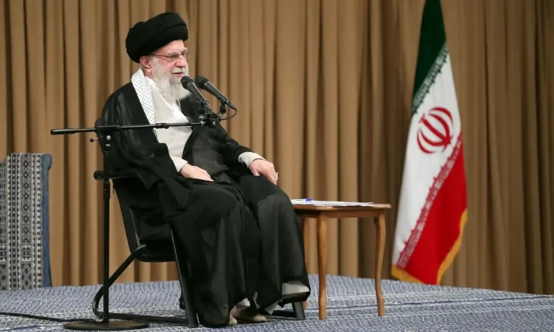 Iran dismisses talks as US puts new sanctions on oil