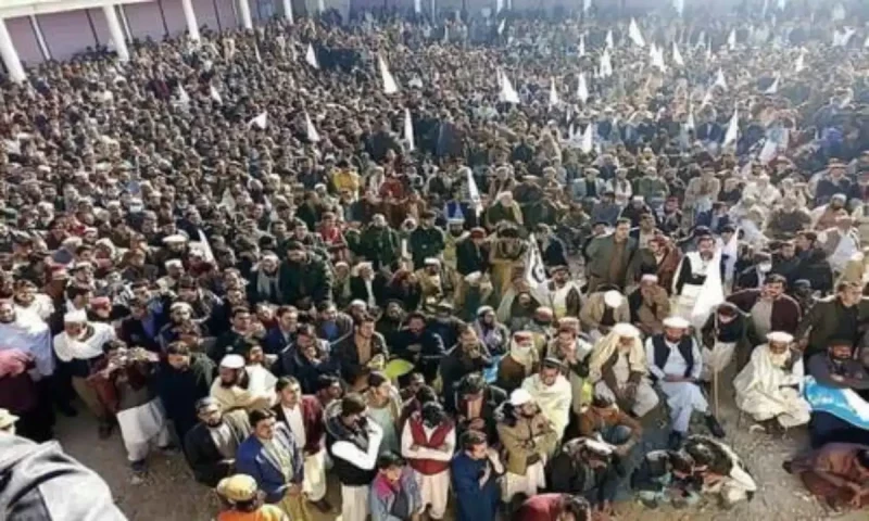 Kurram jirga gives three-day deadline for armed groups to leave