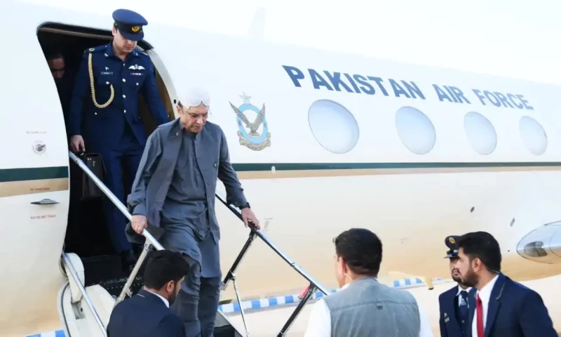 President Zardari leaves for Lisbon to offer condolences over Aga Khan IV&rsquo;s death