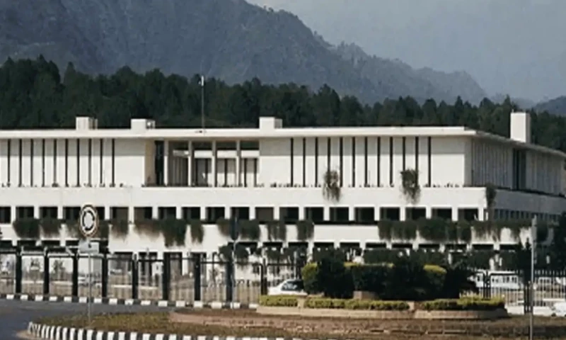 Government changes rule related to civil servants who pass away during service