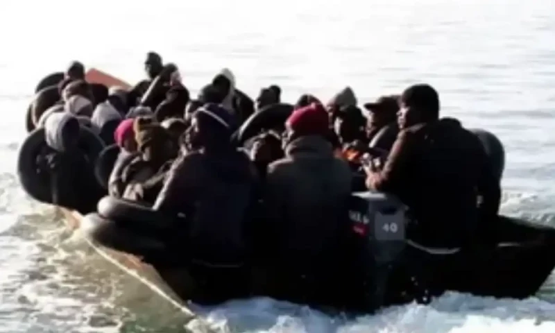 Another vessel carrying Pakistanis capsizes off Libya&rsquo;s coast